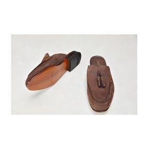 Classic mule slide at it’s Finest